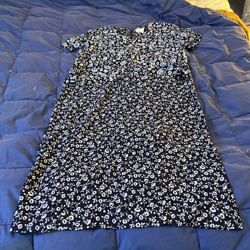 One length dress size 16 P color blue, white floral pattern